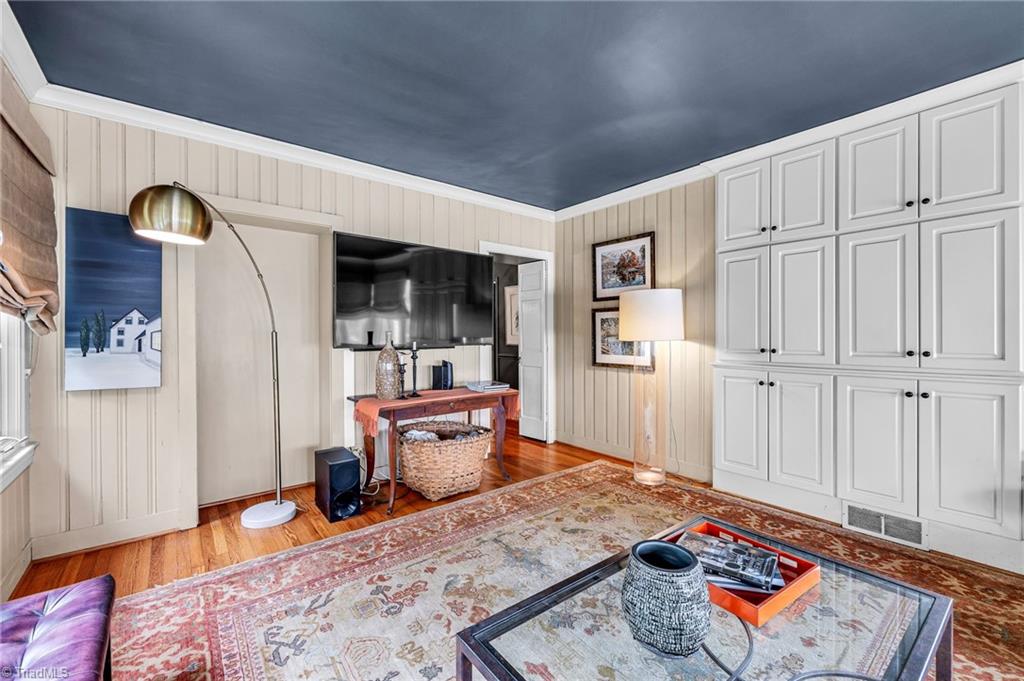 1104 Forest Hill Drive High Point, NC 27262 - Photo 11 of 43