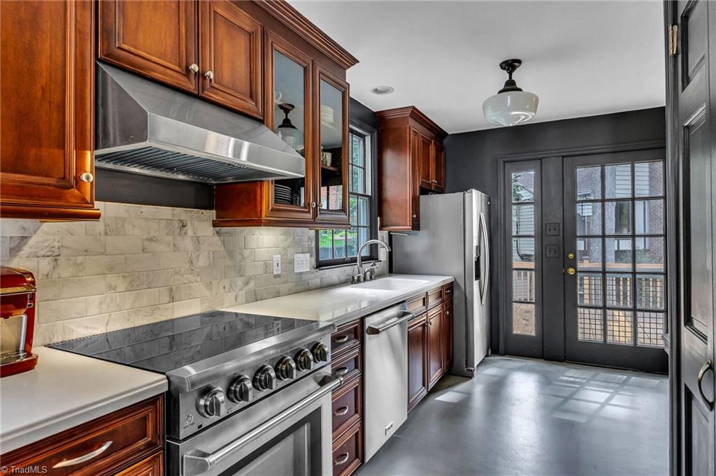 1104 Forest Hill Drive High Point, NC 27262 - Photo 14 of 43