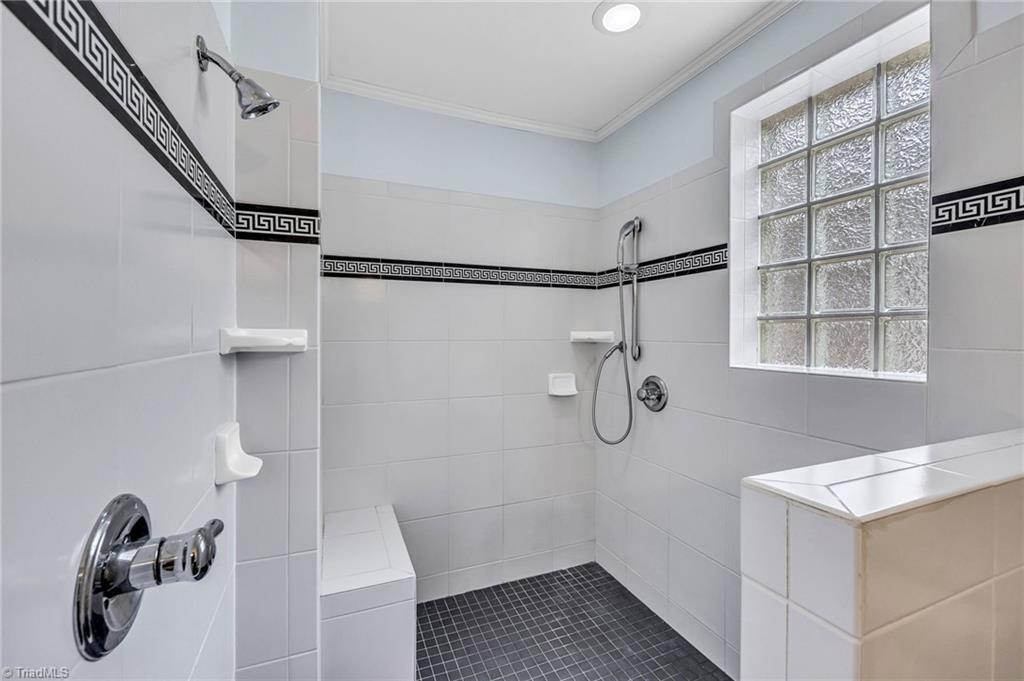 1104 Forest Hill Drive High Point, NC 27262 - Photo 20 of 43