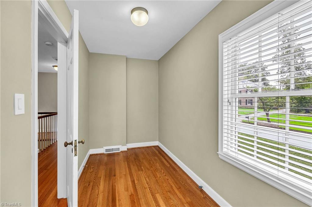 1104 Forest Hill Drive High Point, NC 27262 - Photo 25 of 43