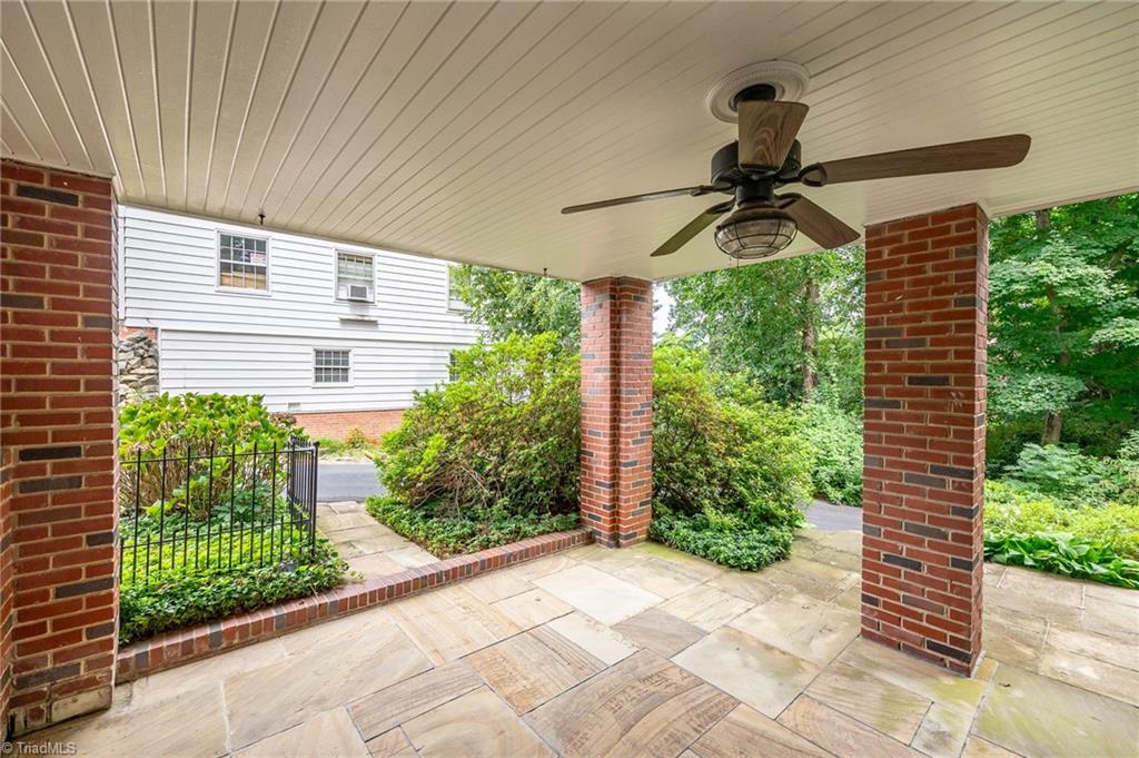 1104 Forest Hill Drive High Point, NC 27262 - Photo 37 of 43