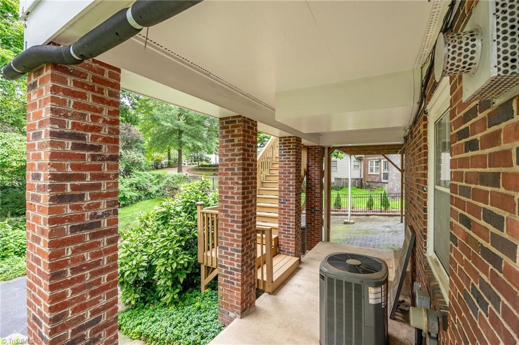 1104 Forest Hill Drive High Point, NC 27262 - Photo 38 of 43