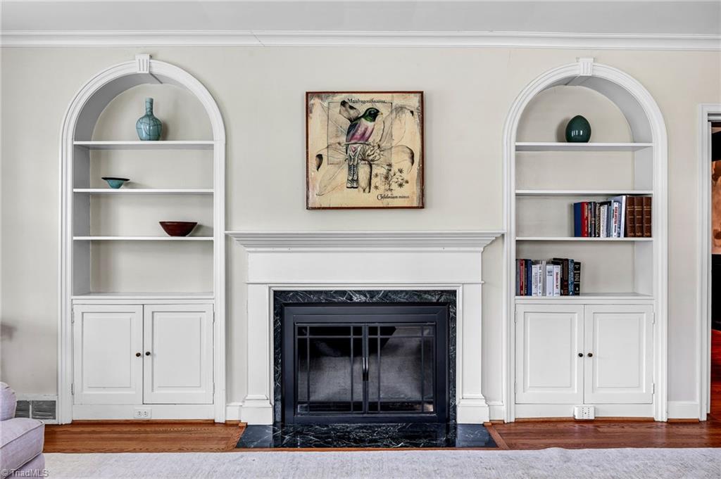 1104 Forest Hill Drive High Point, NC 27262 - Photo 8 of 43