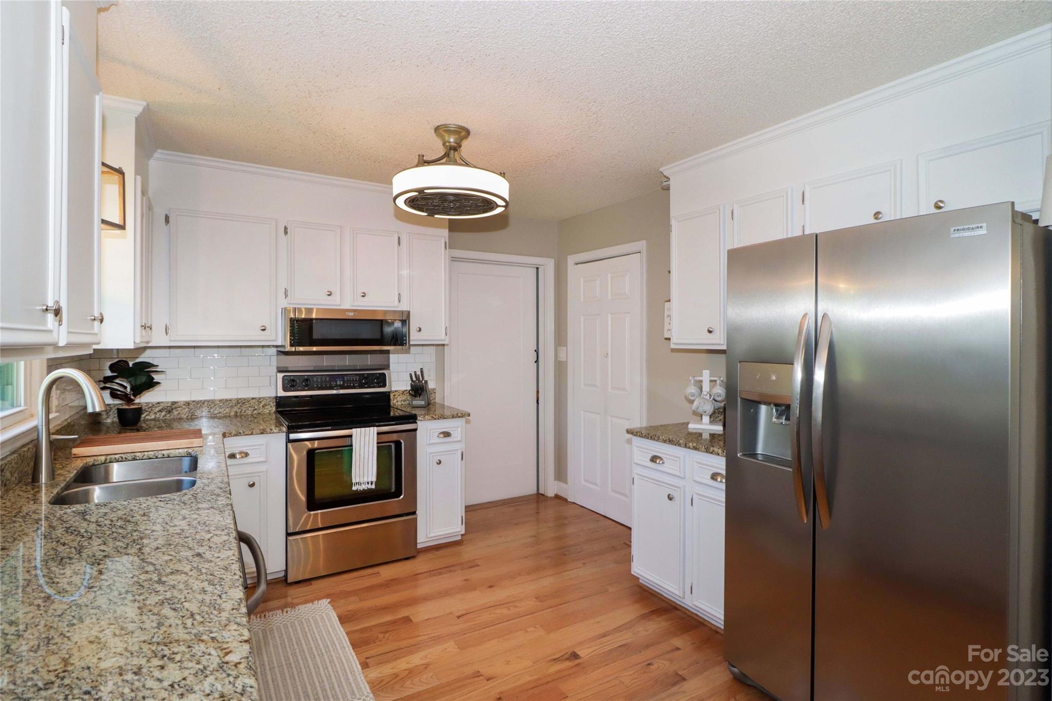 9529 Washam Potts Road Cornelius, NC 28031 - Photo 11 of 48 Gallery Image 11