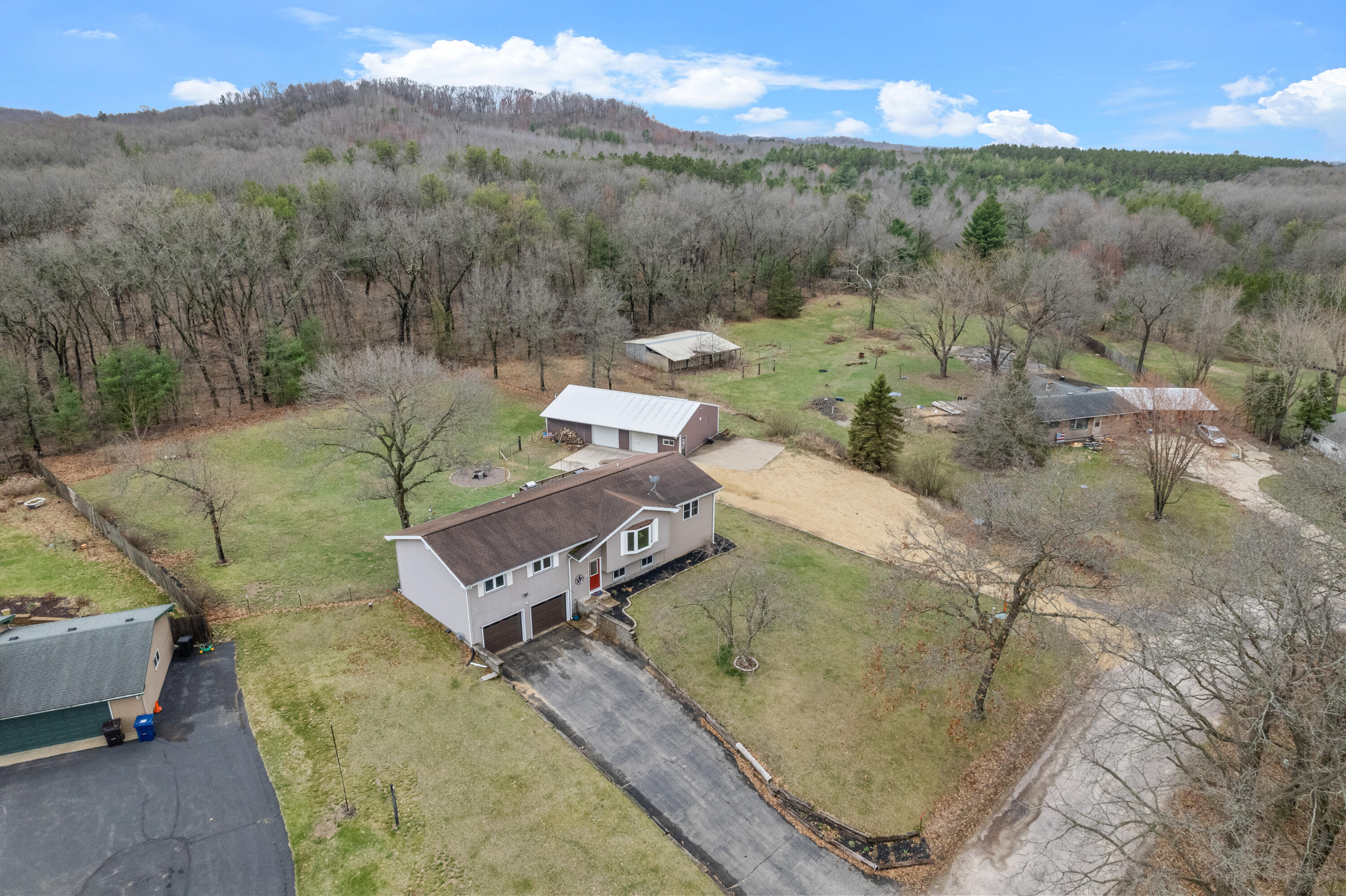 9560 Idell Avenue Sparta, WI 54656 - Photo 2 of 39 9560 Idell Ave (2)