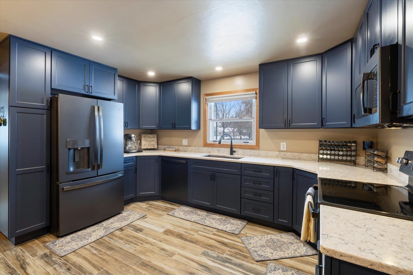 704 South 8th Avenue West Virginia, MN 55792 - Photo 5 of 42