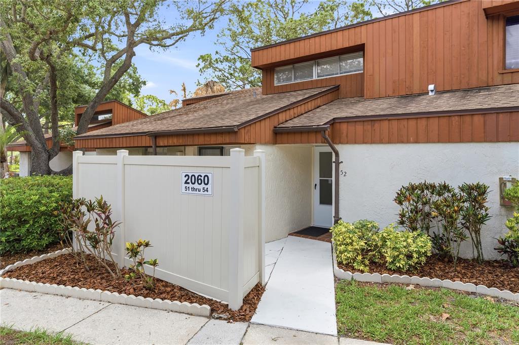 2060 Sunset Point Road, Unit 52 Clearwater, FL 33765 - Photo 3 of 33