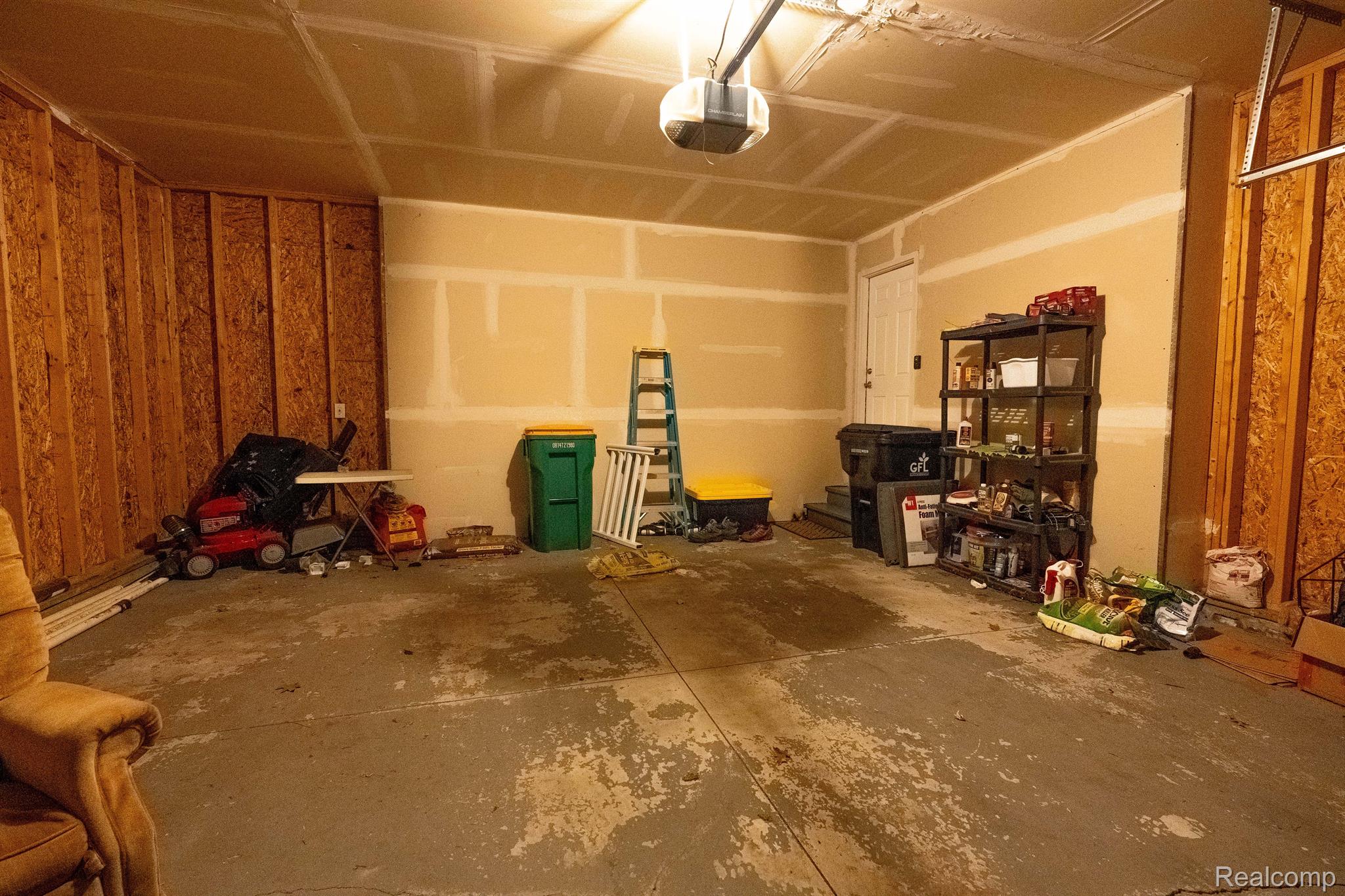 21116 Middlebelt Road Farmington, MI 48336 - Photo 37 of 43 Attached Garage