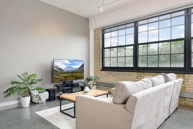 $250,000 | 730 Northeast Stinson Boulevard, Unit 319, Minneapolis, MN 55413