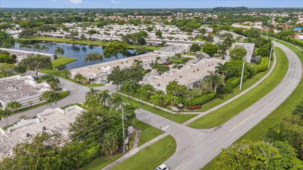 9244 Flynn Circle, Unit 2 Boca Raton, FL 33496 - Photo 13 of 35 09-DJI_20240807100247_0244_D
