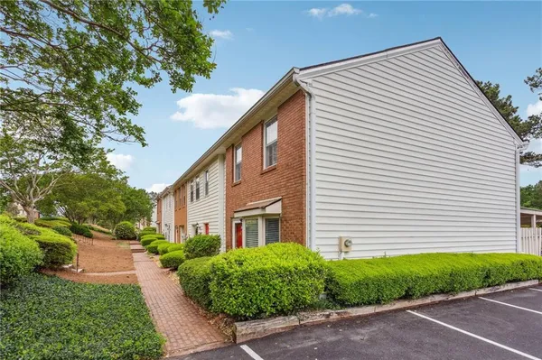 $2,000 | 102 Holcomb Ferry Road, Roswell, GA 30076