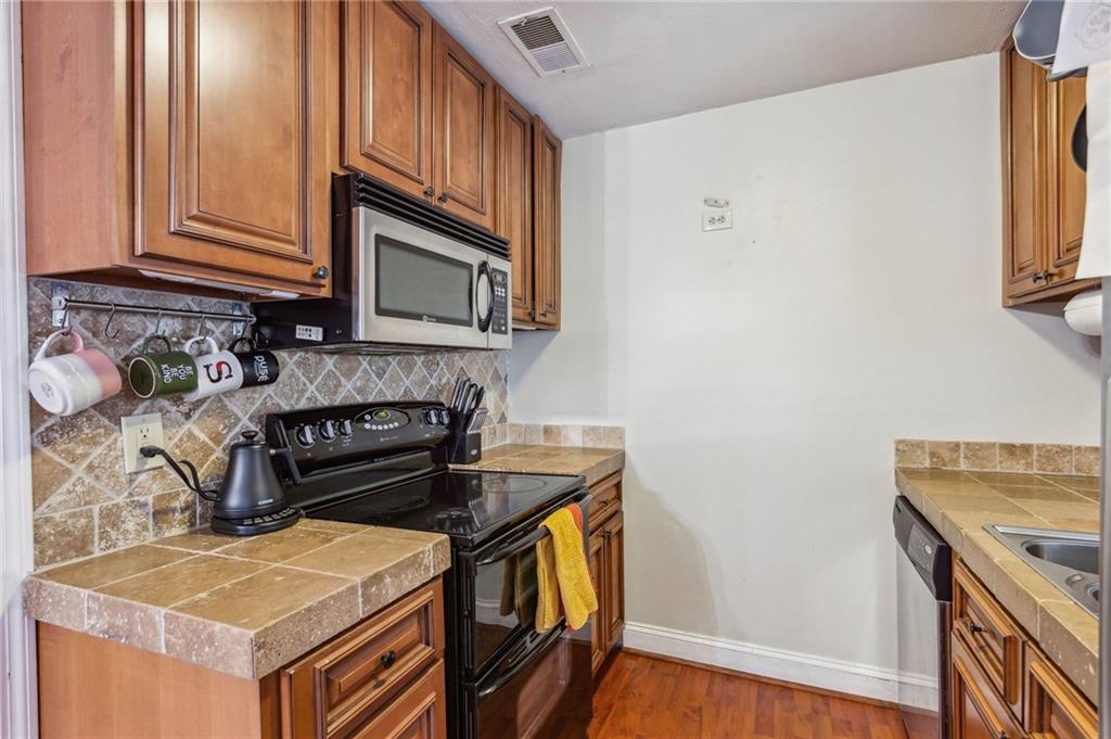 102 Holcomb Ferry Road Roswell, GA 30076 - Photo 12 of 27