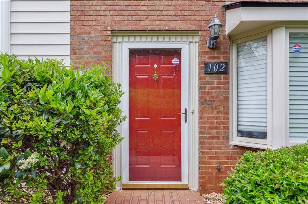 102 Holcomb Ferry Road Roswell, GA 30076 - Photo 3 of 27