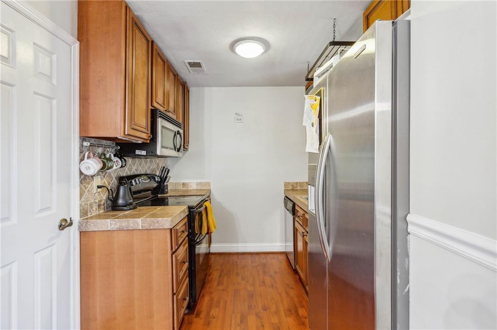 102 Holcomb Ferry Road Roswell, GA 30076 - Photo 10 of 27