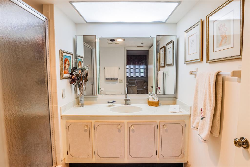 9165 Southwest 14th Street, Unit 1204 Boca Raton, FL 33428 - Photo 17 of 30 2nd Bathroom