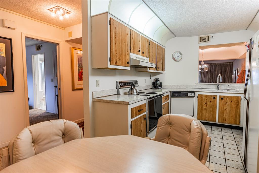 9165 Southwest 14th Street, Unit 1204 Boca Raton, FL 33428 - Photo 9 of 30 Kitchen from breakfast nook