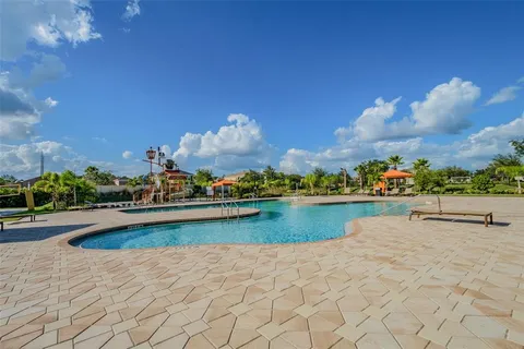 $549,900 | 17566 Buckingham Garden Drive, Lithia, FL 33547