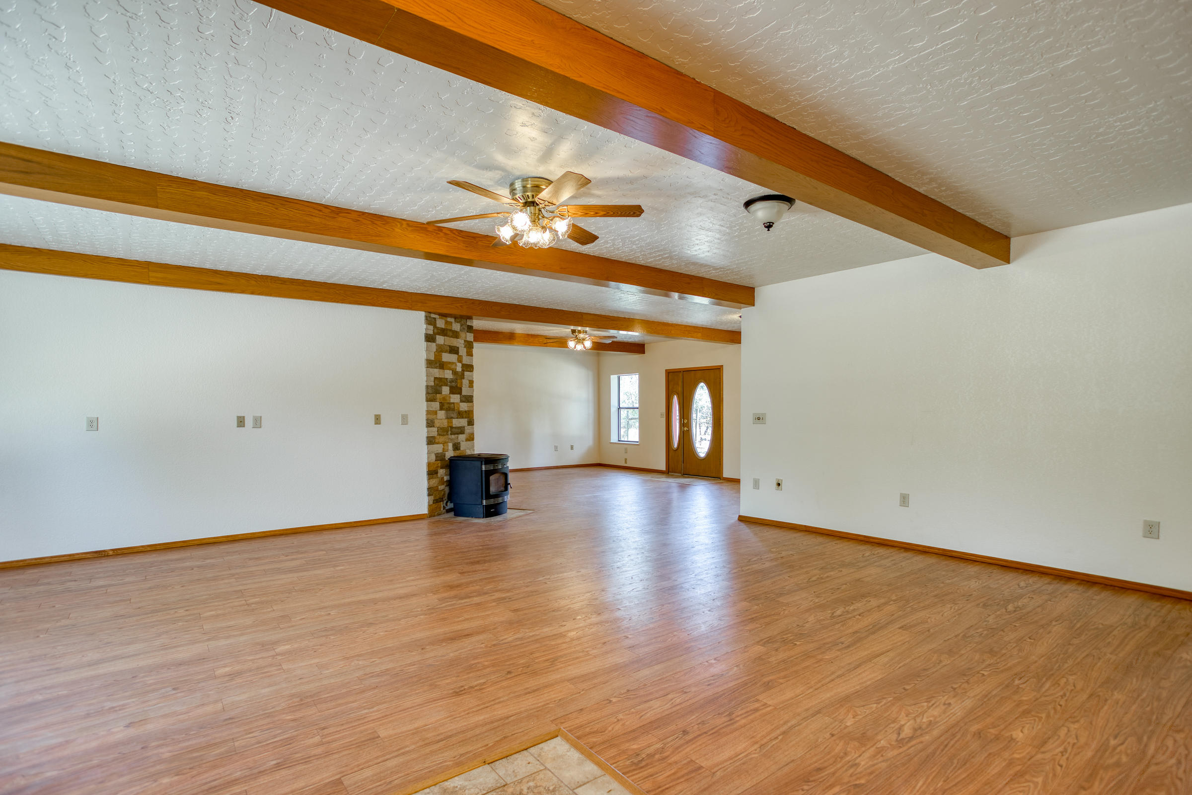 8030 Placer Road Redding, CA 96001 - Photo 3 of 16 IMG_7379