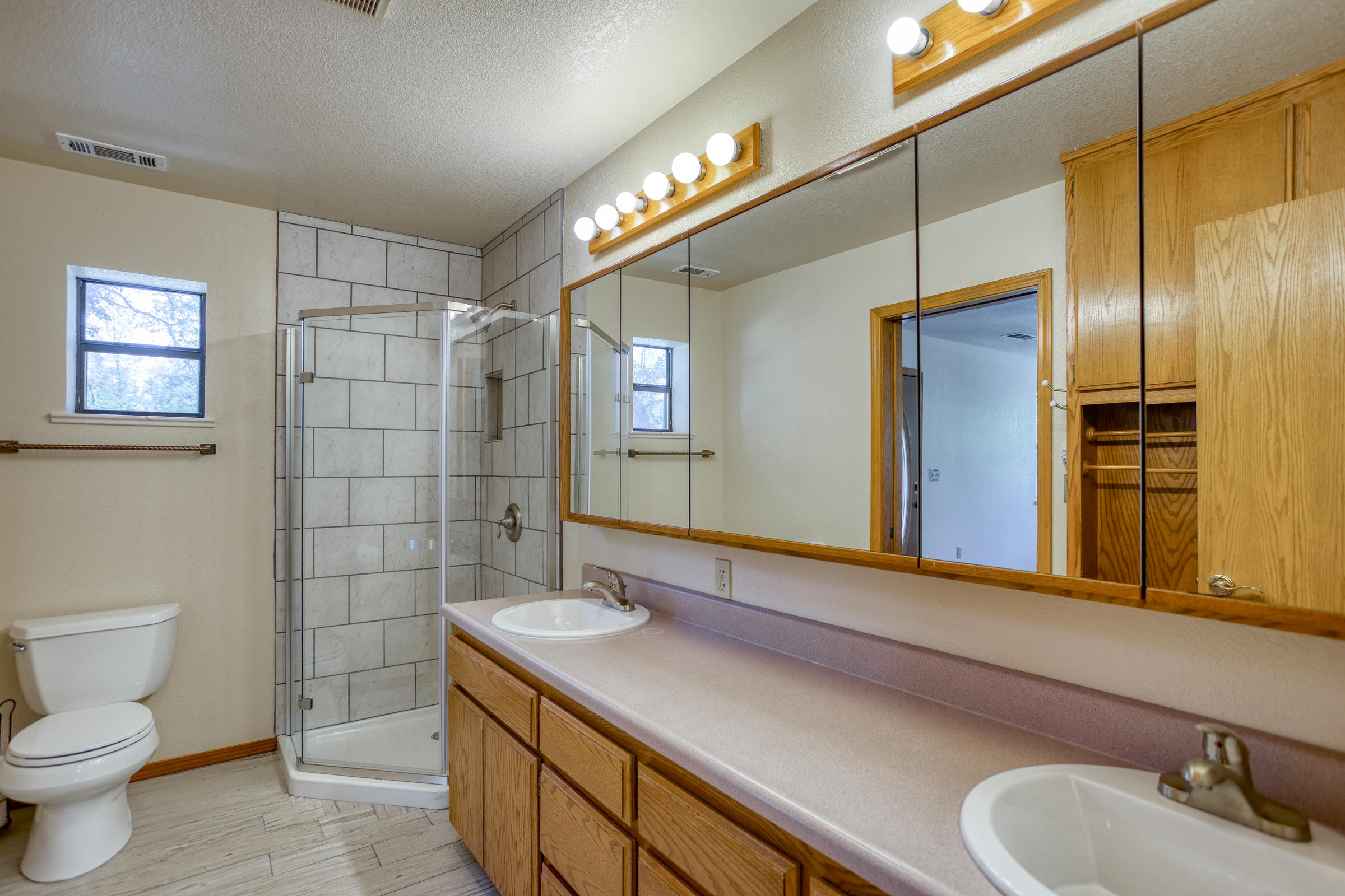 8030 Placer Road Redding, CA 96001 - Photo 9 of 16 IMG_7419