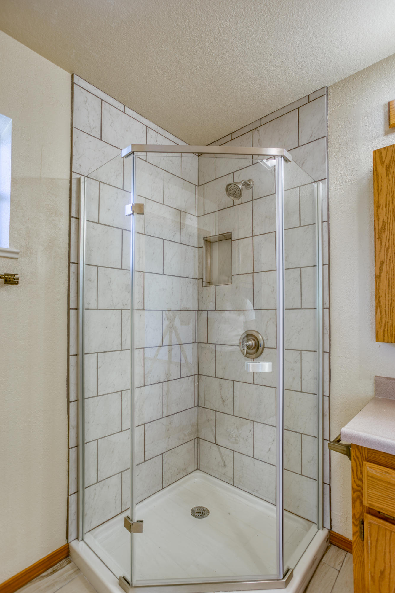 8030 Placer Road Redding, CA 96001 - Photo 10 of 16 IMG_7424