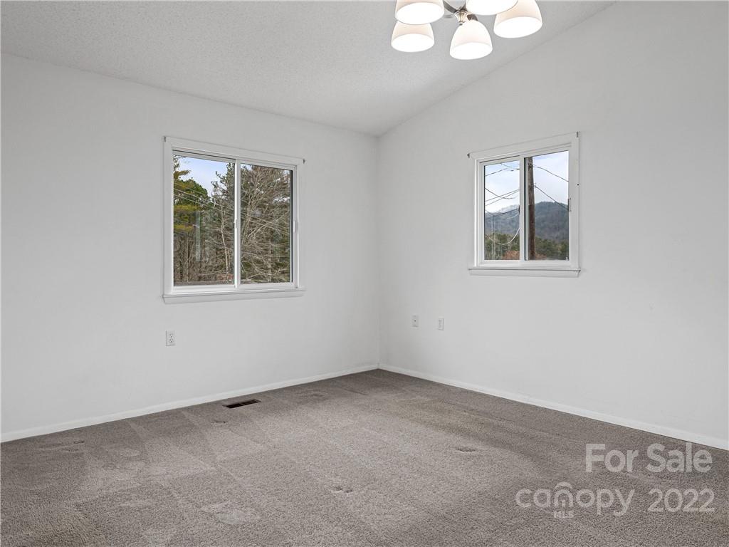 70 Gibson Road Asheville, NC 28804 - Photo 13 of 32 Gallery Image 13