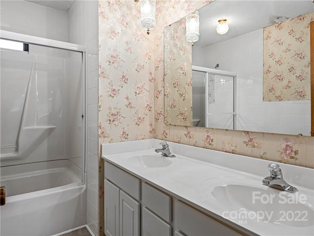 70 Gibson Road Asheville, NC 28804 - Photo 18 of 32 Gallery Image 18