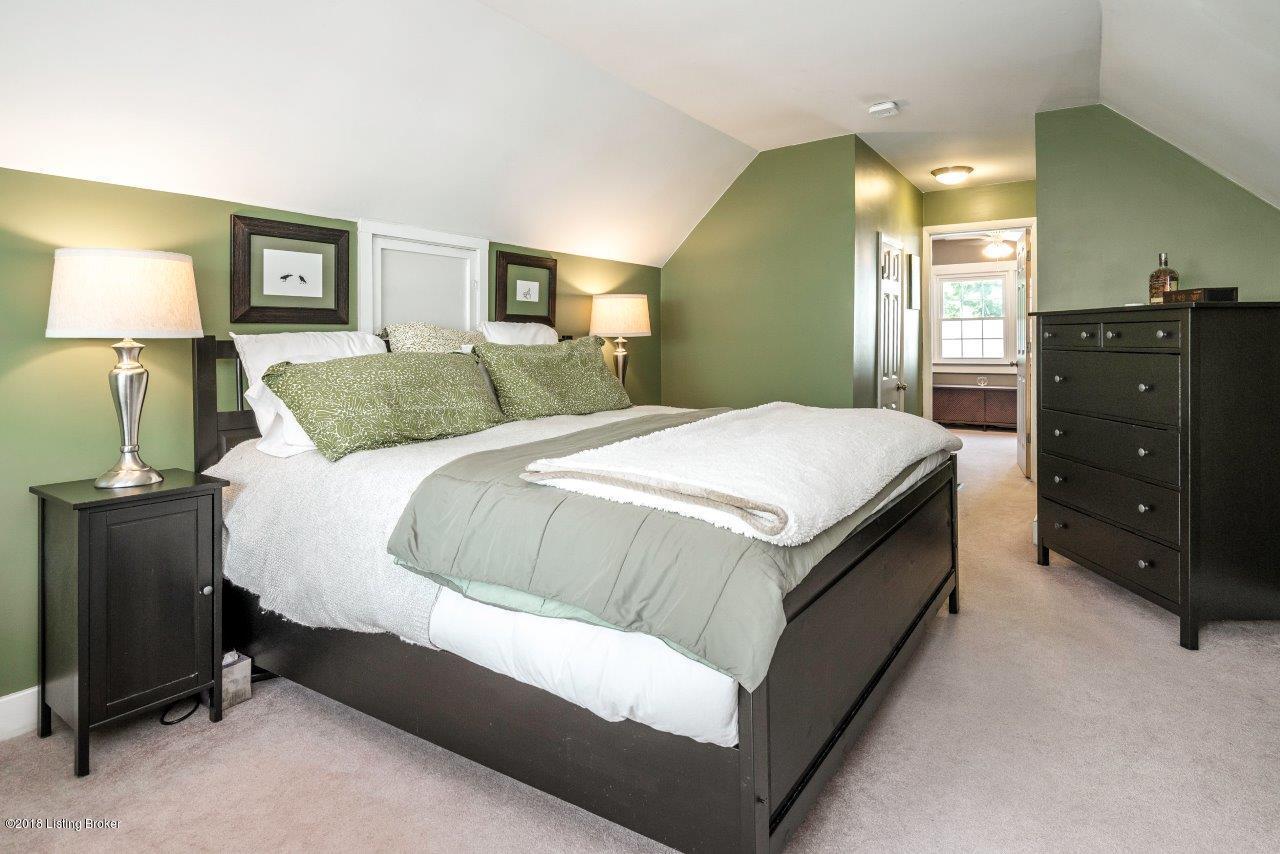 4208 Winchester Road Louisville, KY 40207 - Photo 13 of 37 Second Floor Master Retreat includes nice size bedroom, office/sitting area and private full bath.