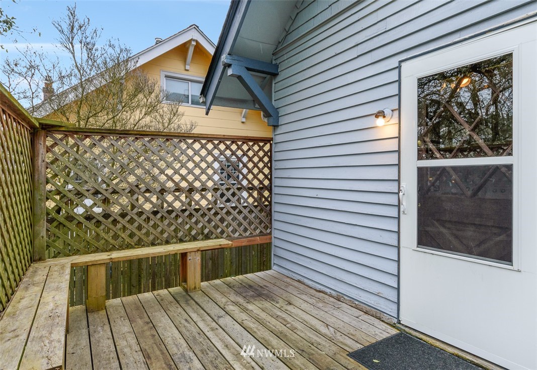 1809 North 41st Street Seattle, WA 98103 - Photo 28 of 32 a view of wooden balcony