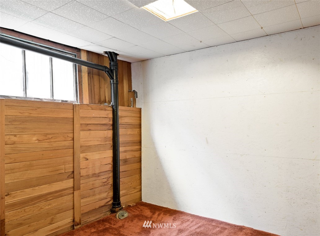 1809 North 41st Street Seattle, WA 98103 - Photo 30 of 32 a view of wooden door