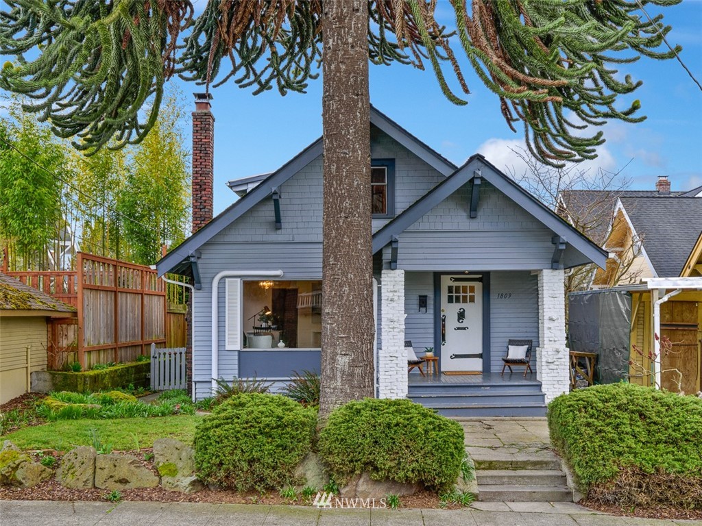 1809 North 41st Street Seattle, WA 98103 - Photo 32 of 32 a front view of a house with garden