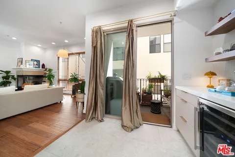 $815,000 | 10913 Whipple Street, Unit 205, Toluca Lake, CA 91602