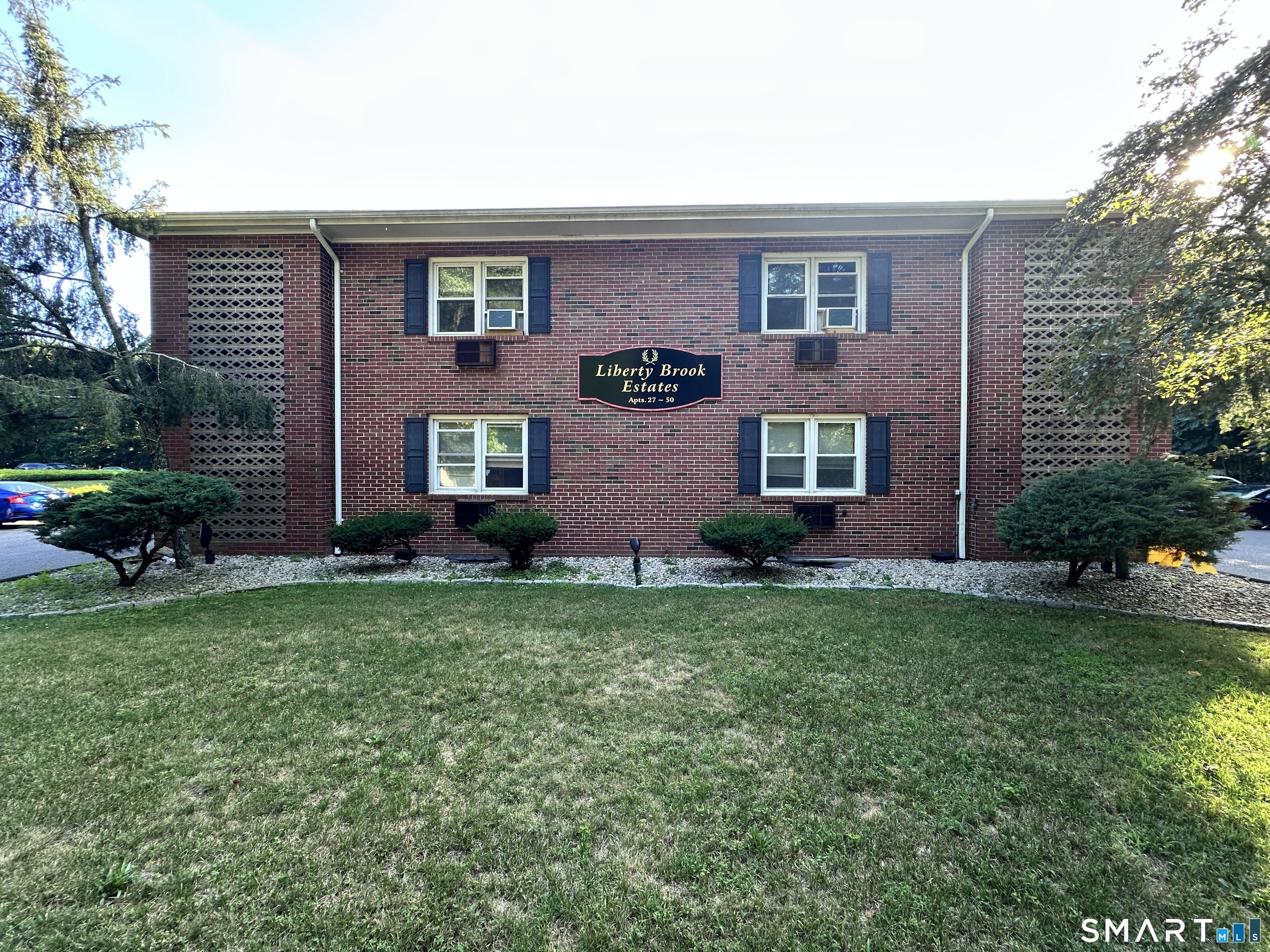 136 Liberty Street Clinton, CT 06413 - Photo 2 of 16
