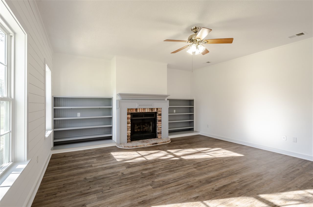 111 Robbins Boulevard Daphne, AL 36526 - Photo 7 of 34