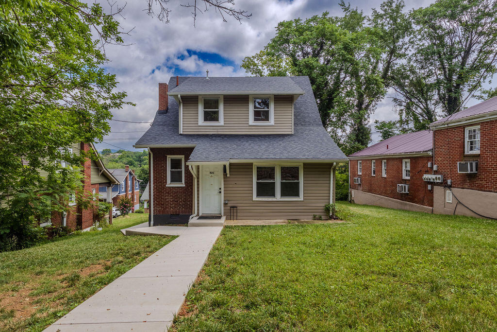 521 Riverland Road Southeast Roanoke, VA 24014 - Photo 3 of 53 IMG_3647-HDR