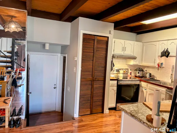 $1,675 | 14 B Country Squire Drive, Unit 14B, Cromwell, CT 06416
