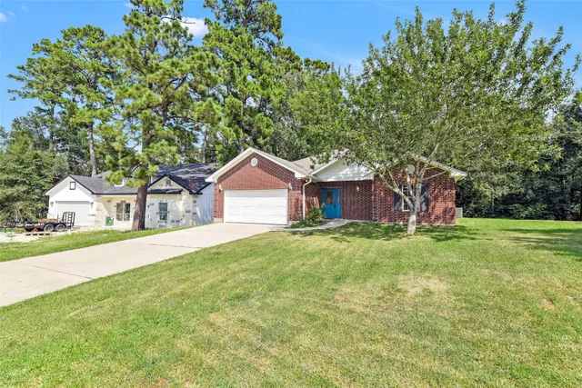 $239,900 | 165 Magnolia Bend, Onalaska, TX 77360