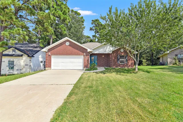 $239,900 | 165 Magnolia Bend, Onalaska, TX 77360