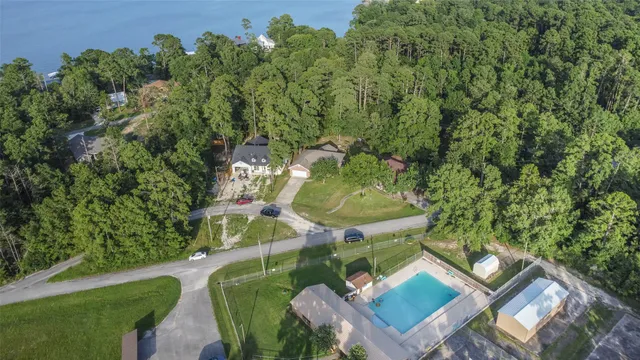 $239,900 | 165 Magnolia Bend, Onalaska, TX 77360