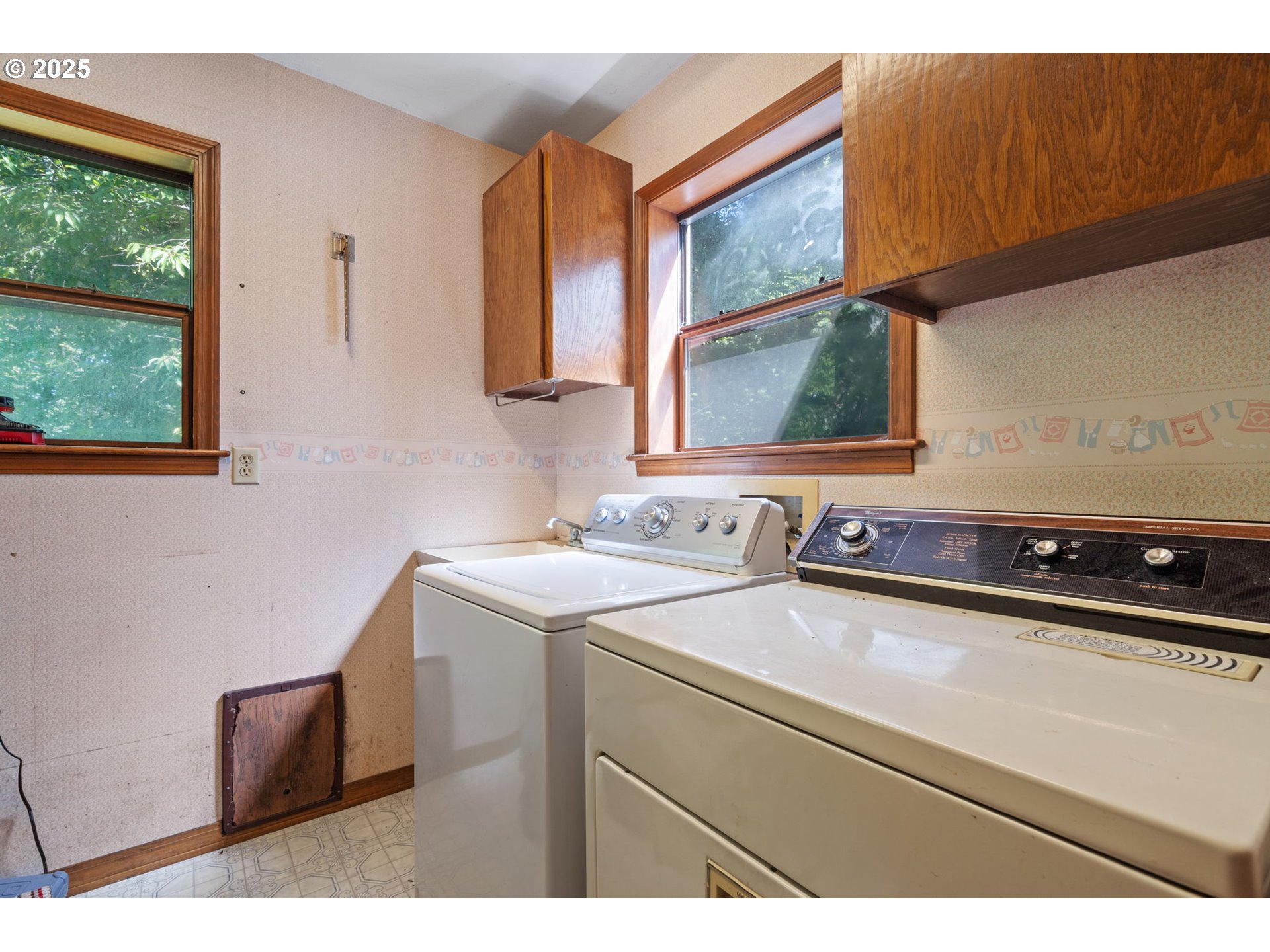 3411 Northeast 179th Street Ridgefield, WA 98642 - Photo 27 of 48 a utility room with sink dryer and washer