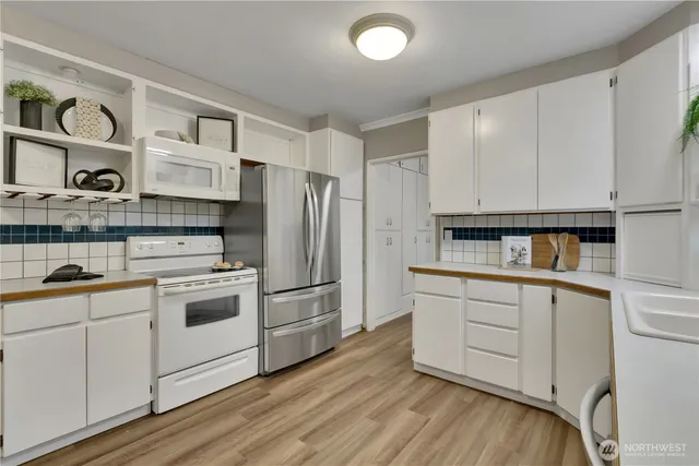 $475,000 | 7117 44th Avenue East, Tacoma, WA 98443