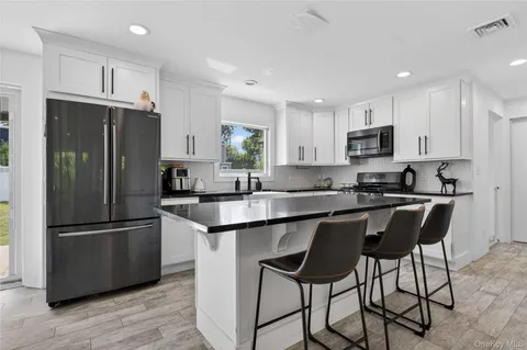 $1,100,000 | 534 Riverside Avenue, Massapequa, NY 11758