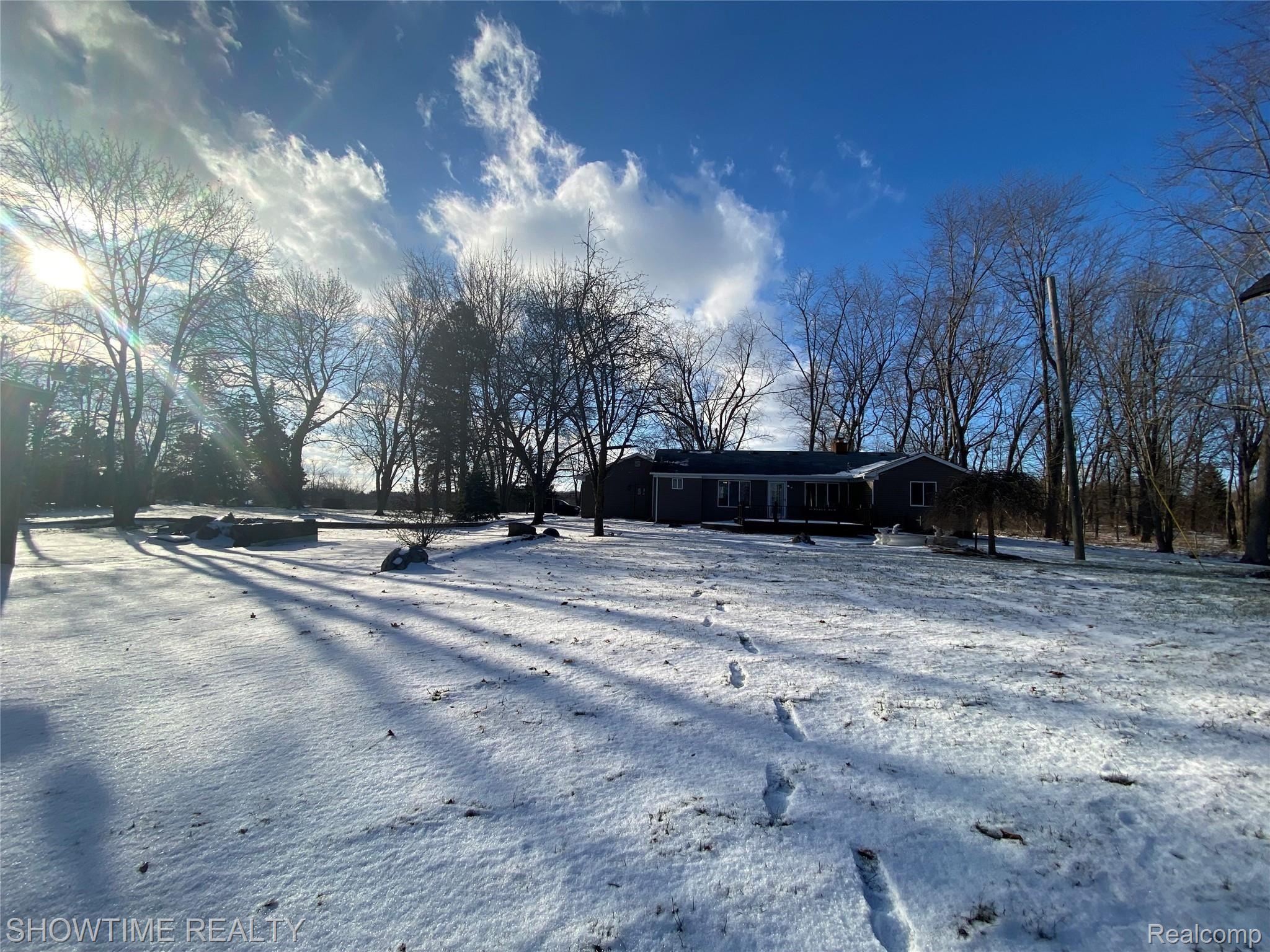 955 South Baldwin Road Oxford, MI 48371 - Photo 8 of 34 IMG-1329.jpg