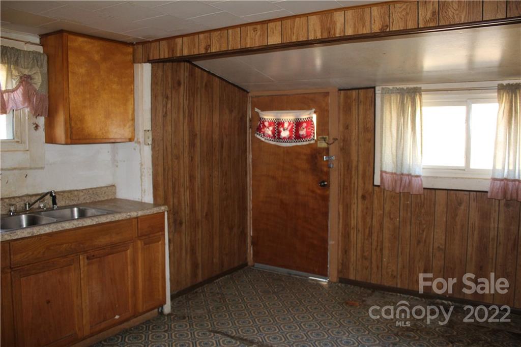 141 Sherrill Road Bryson City, NC 28713 - Photo 4 of 28 Gallery Image 4