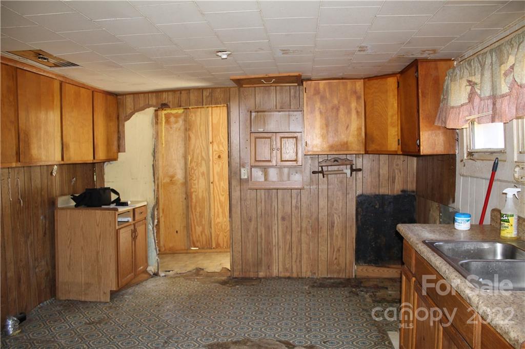 141 Sherrill Road Bryson City, NC 28713 - Photo 5 of 28 Gallery Image 5