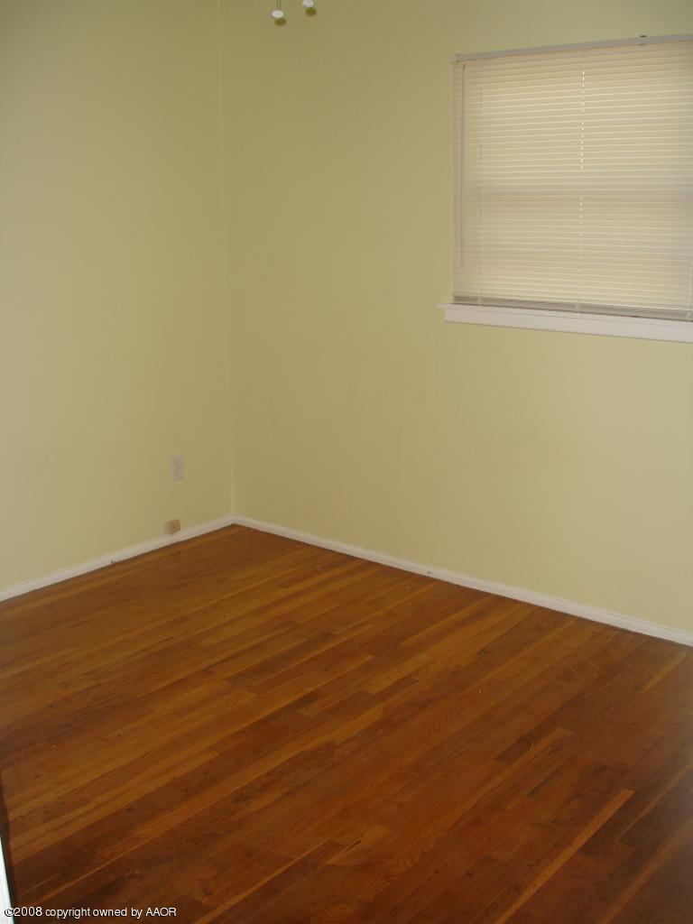 5004 Parker Street Amarillo, TX 79110 - Photo 13 of 22 Bedroom 3-1