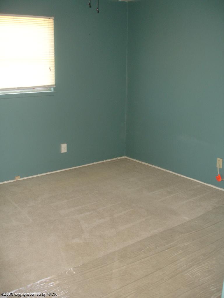 5004 Parker Street Amarillo, TX 79110 - Photo 17 of 22 Bedroom 1-1