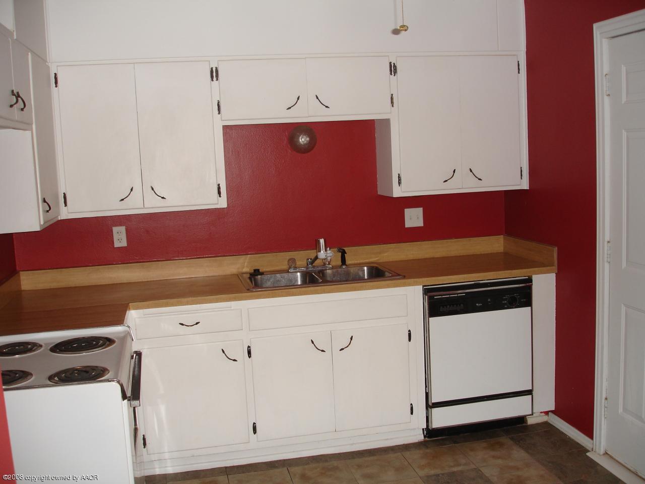 5004 Parker Street Amarillo, TX 79110 - Photo 2 of 22 Kitchen