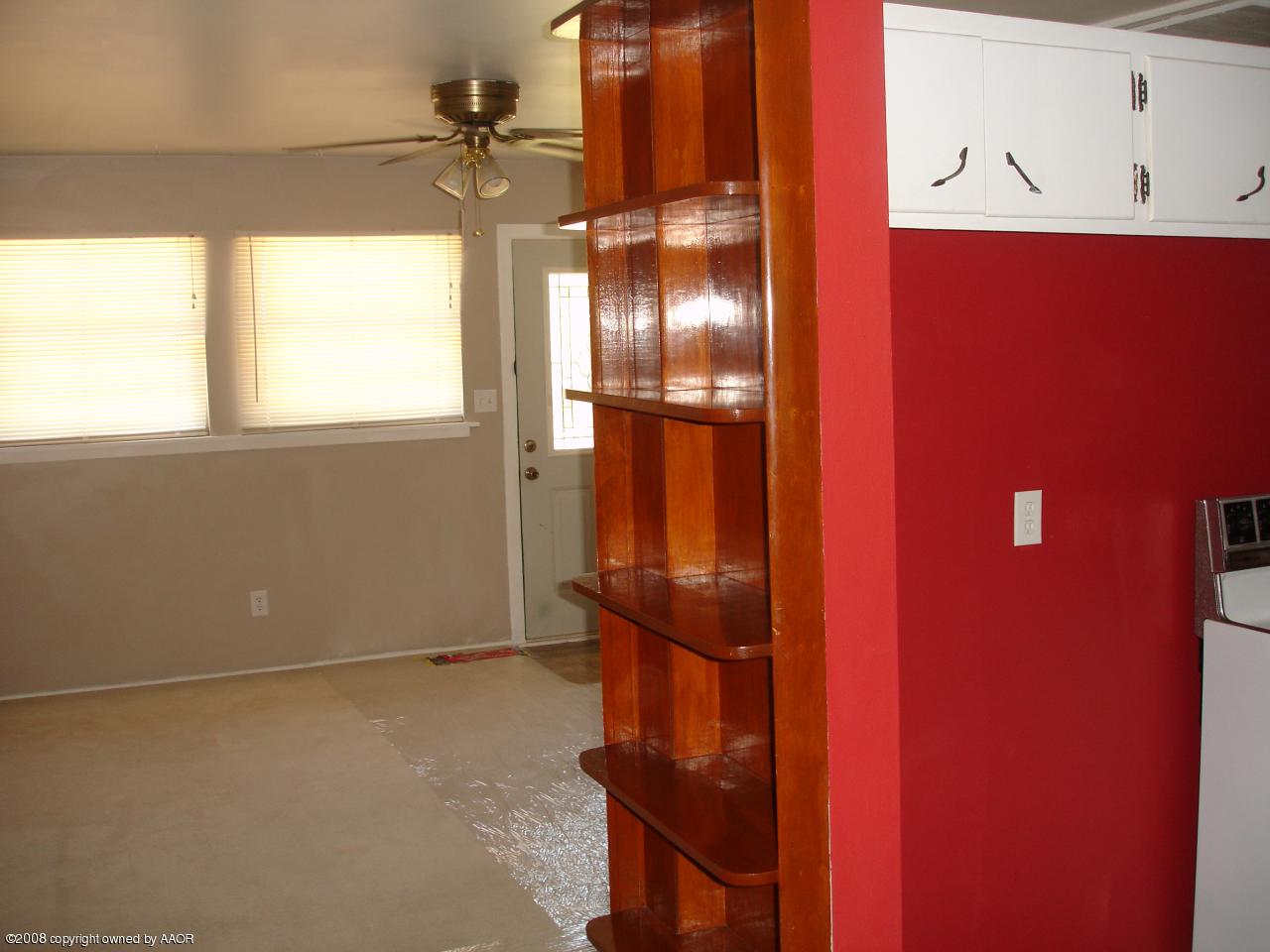 5004 Parker Street Amarillo, TX 79110 - Photo 3 of 22 Kitchen to Living Area