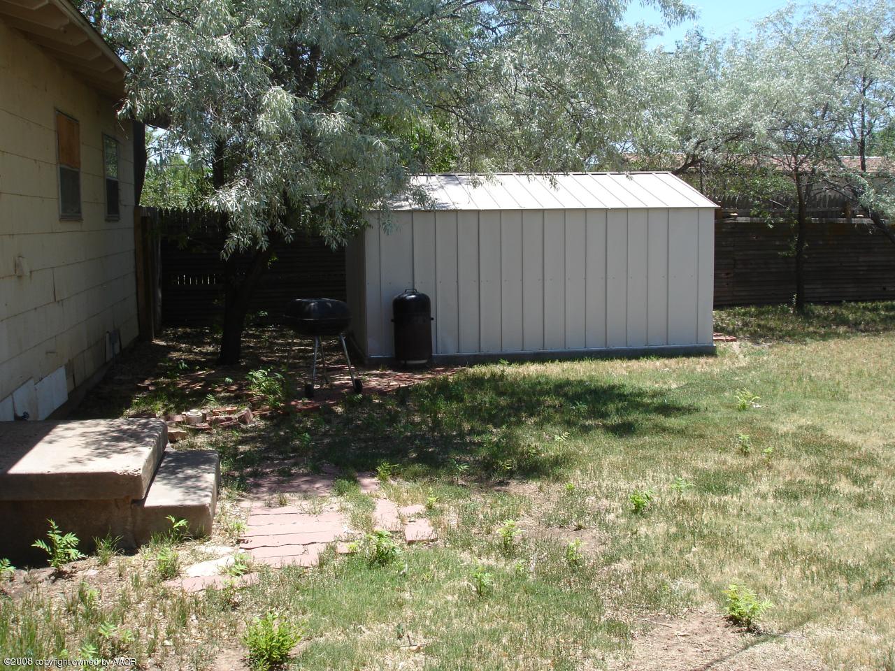 5004 Parker Street Amarillo, TX 79110 - Photo 5 of 22 Storage shed1