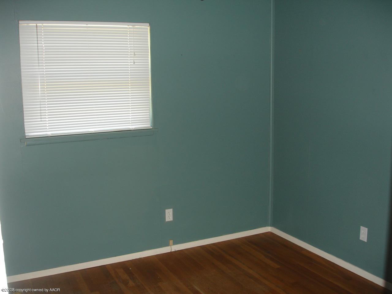 5004 Parker Street Amarillo, TX 79110 - Photo 9 of 22 Bedroom 2